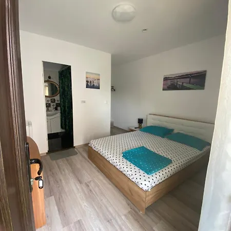 Guest house Vila Axelandra 3*